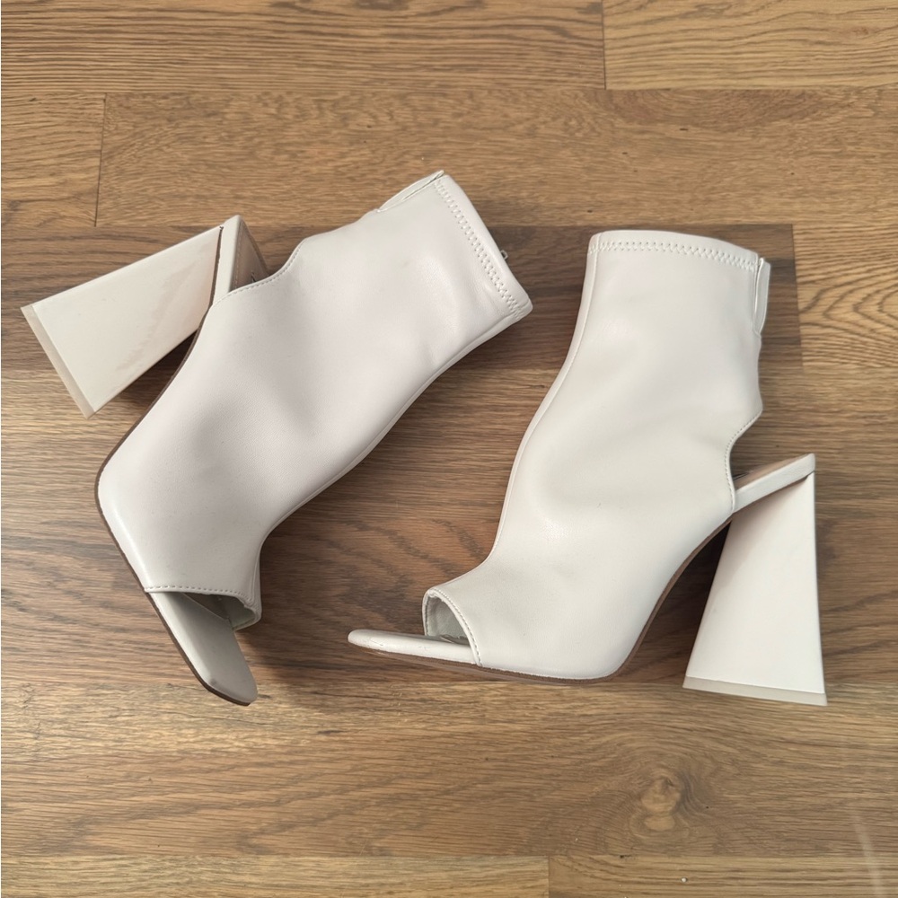Steve Madden Cream Heels with Chunky Block Heel
